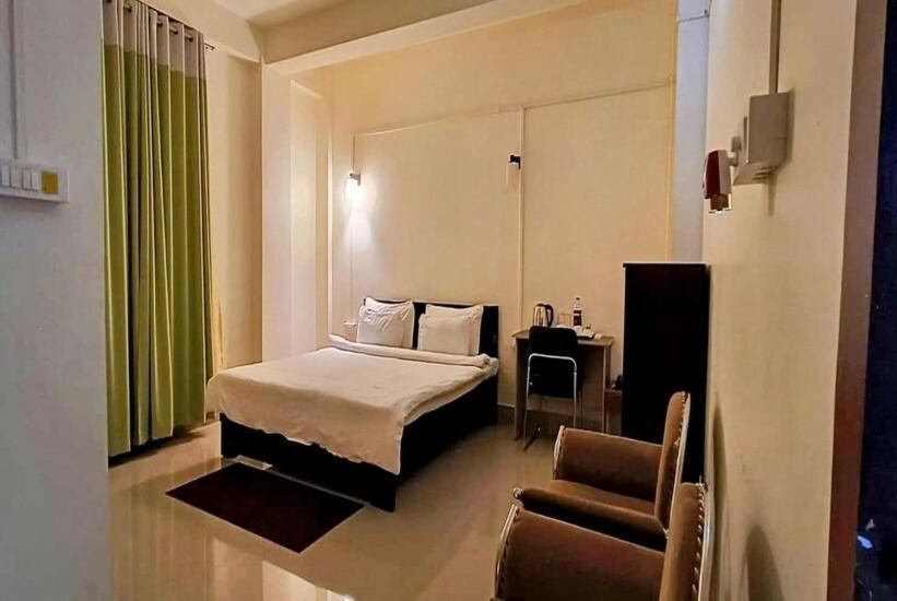 Hatikhuli Hotel Shoolin Wood מראה חיצוני תמונה